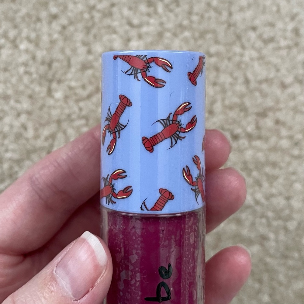 Makeup Revolution x Friends Phoebe Lip Gloss - Picture 12 of 14